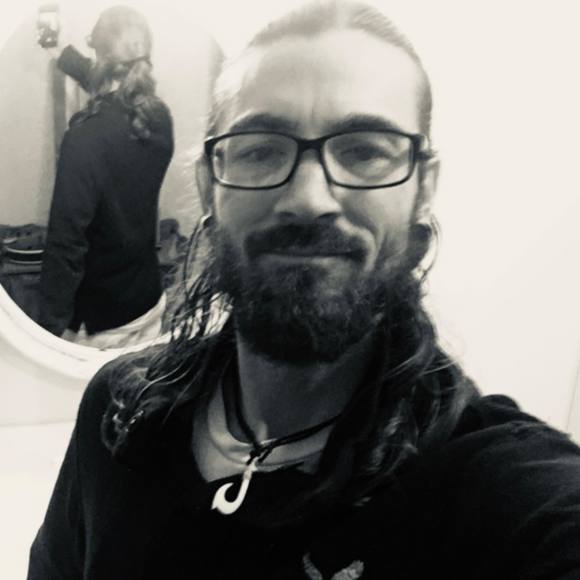 Meet your Posher, Chris - Picture 1 of 1